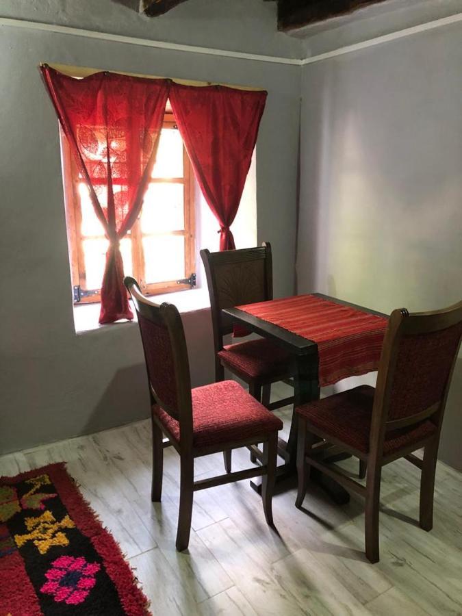 Guesthouse Kujtimi Theth Eksteriør billede